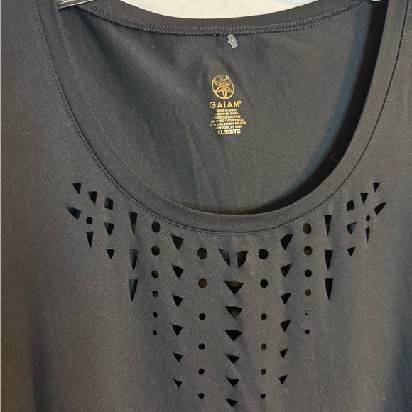 GAIAM Women’s XL Black Tank Top with Laser Cutout Design | Gaiam Lena Tank Top - Picture 3 of 6